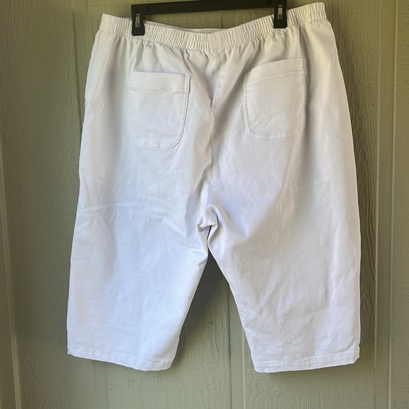 16w Allison Daley white elastic waist 15 in shorts - Picture 4 of 4